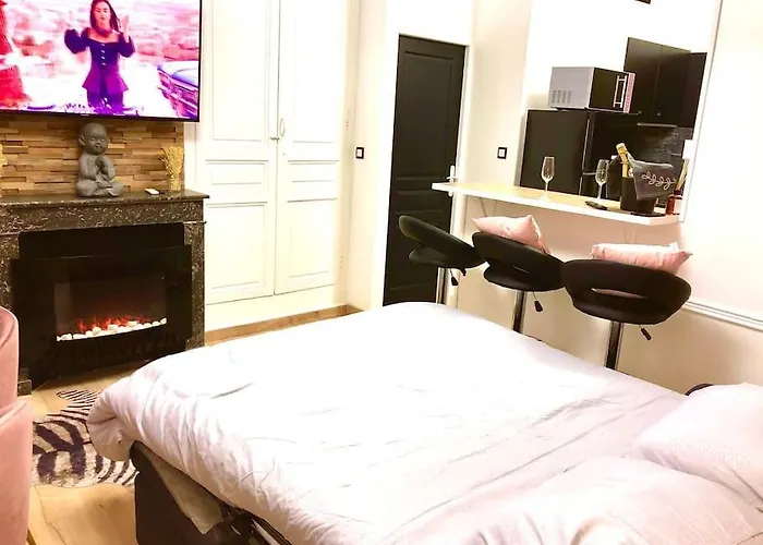La Suite Romantique Jacuzzi,Parking Gratuit,Centre