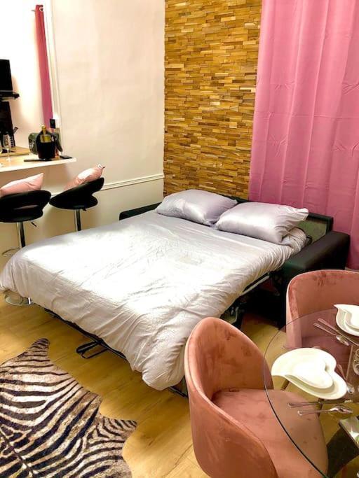 La Romantique Jacuzzi,parking Gratuit,centre Sens