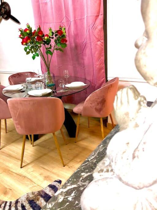 Apartment La Romantique Jacuzzi,parking Gratuit,centre Sens