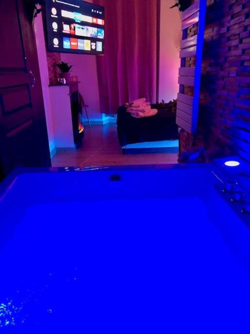 Apartment La Romantique Jacuzzi,parking Gratuit,centre *