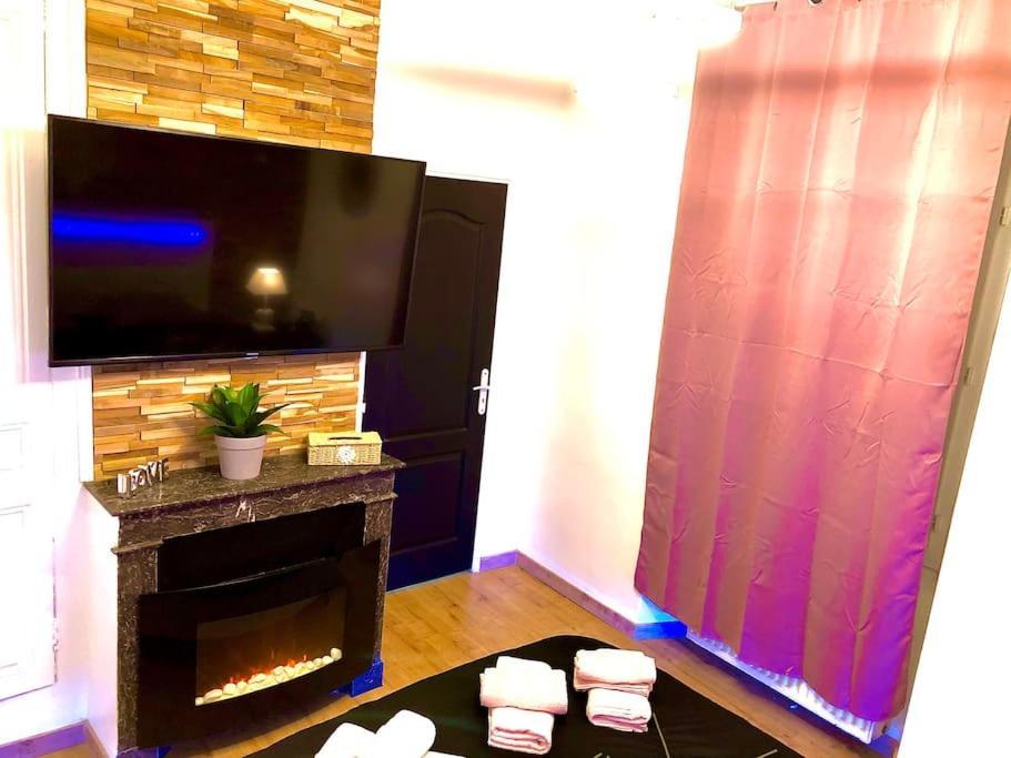 La Romantique Jacuzzi,parking Gratuit,centre Apartment